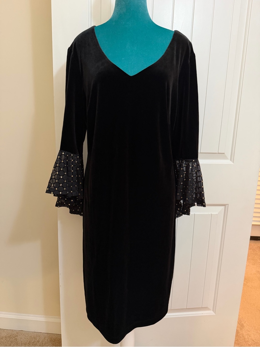 Connected Black Velvet V-Neck Dress Metallic Gold Dot Accents Bell Sleeve Sz 14